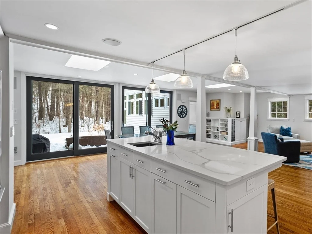 Photo of 6 Meadowbrook Rd