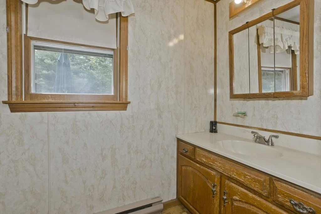 Photo of 597 Amherst Rd