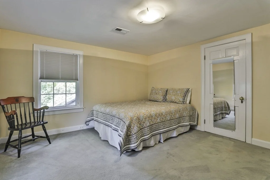 Photo of 32 Columbine Rd