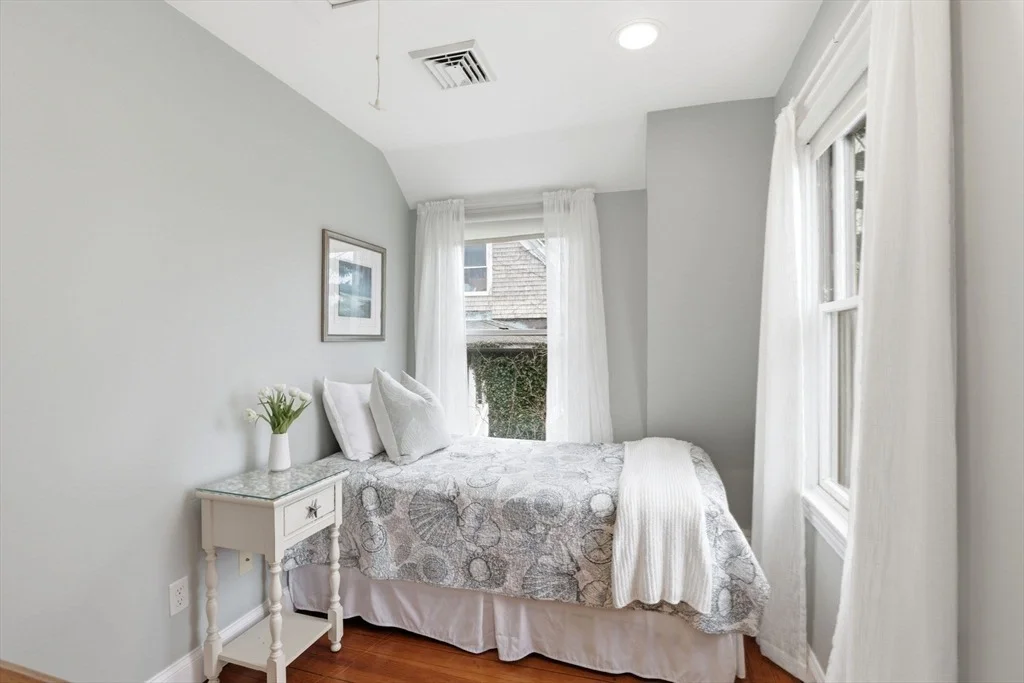 Photo of 60 Holbrook Ave