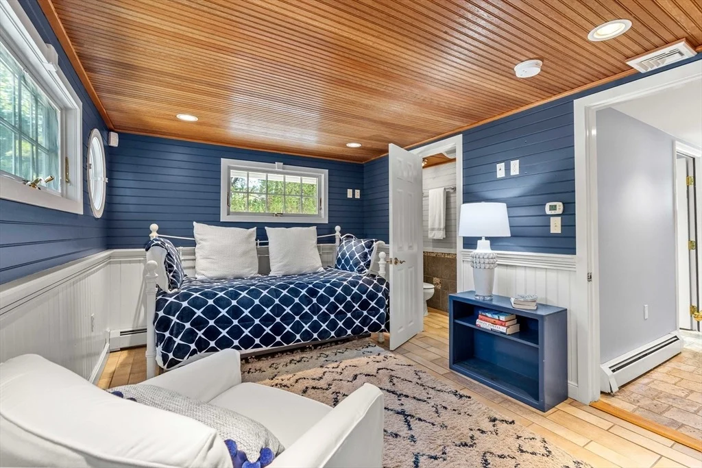 Photo of 7 Fort Beach Way