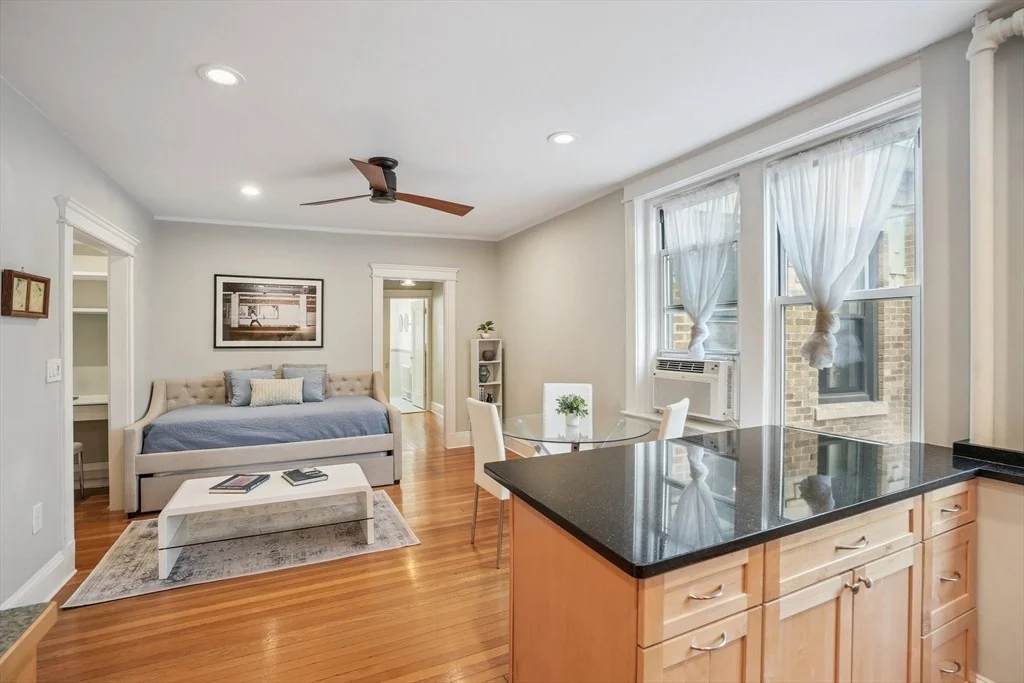 Photo of Unit 18 at 116 Riverway
