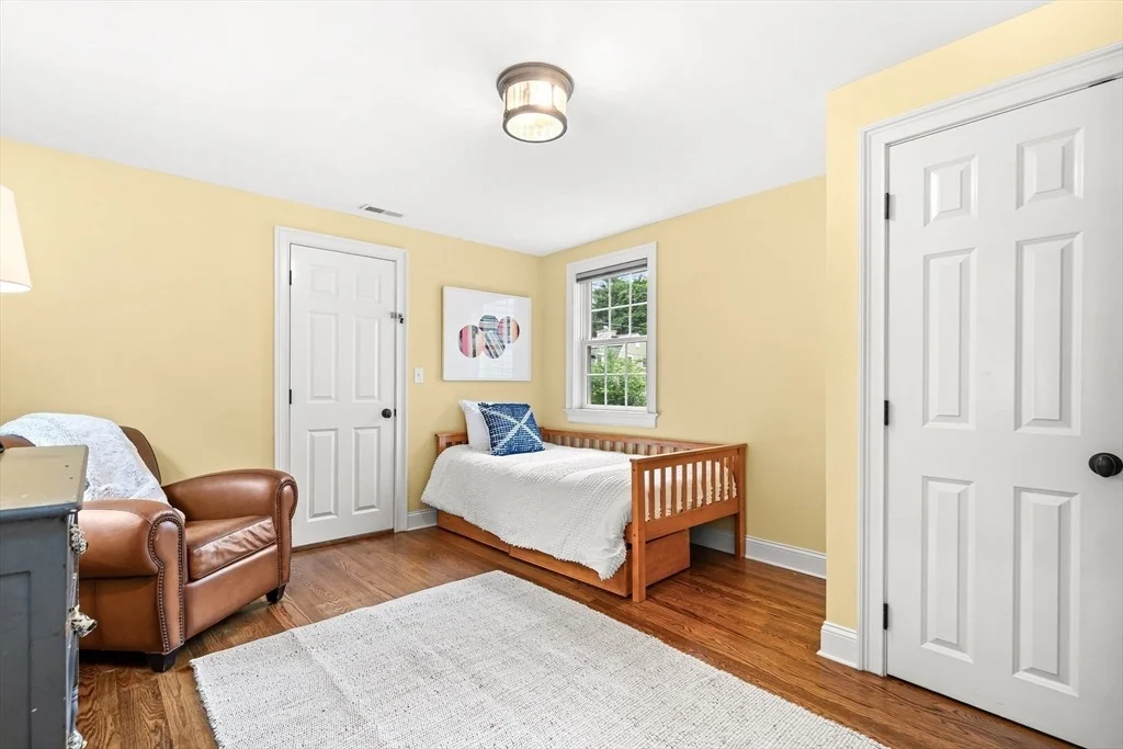 Photo of 10 Kirkland Circle