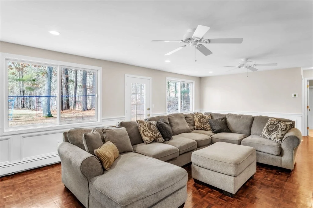 Photo of 11 Bonair Dr