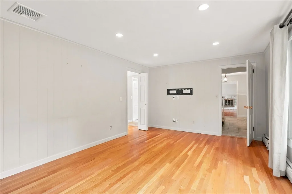 Photo of 52 Lanewood Ave