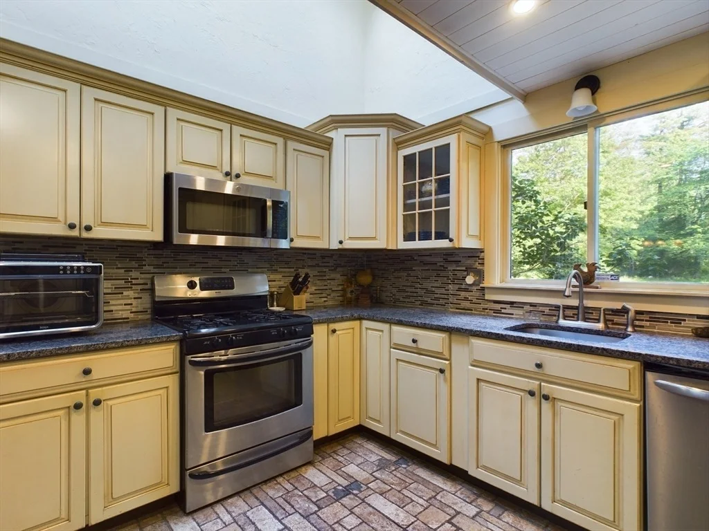 Photo of 62 Winnetuxet Road