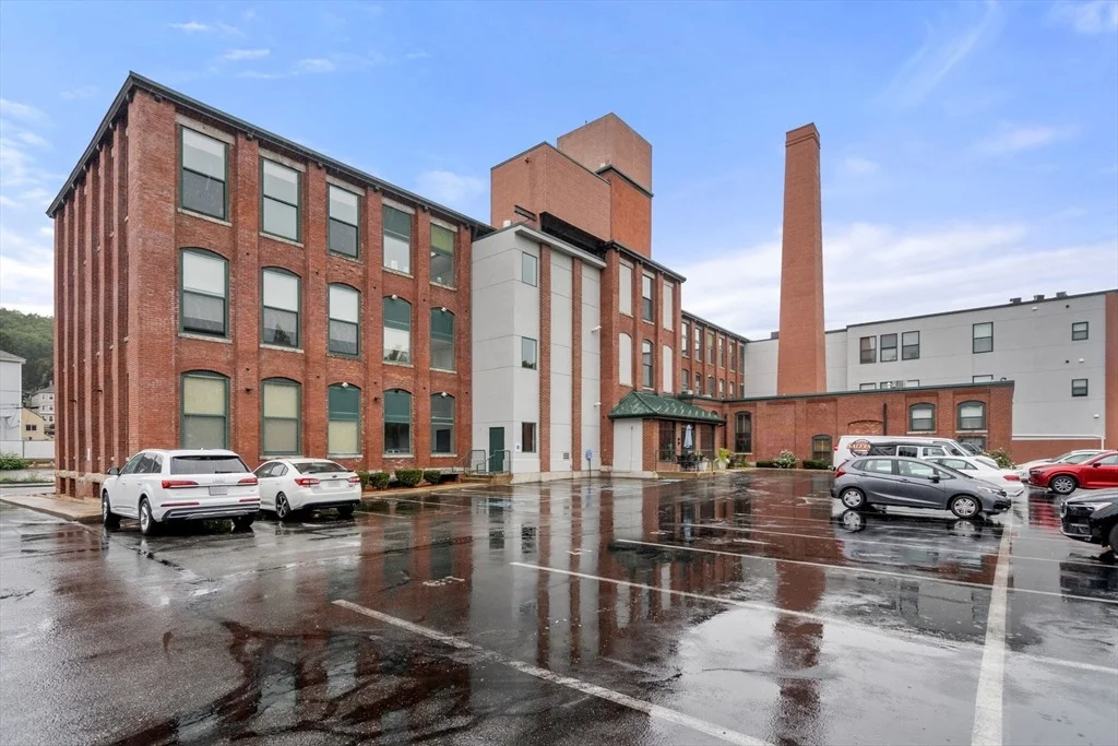 Photo of Unit 116 at 1 Envelope Ter