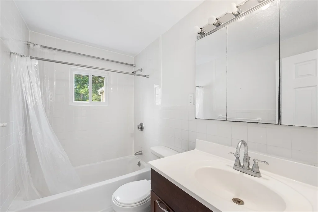 Photo of 20 Hilltop Dr