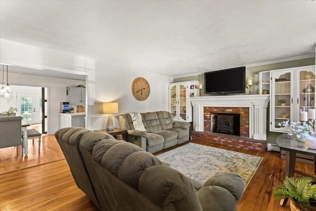 Photo of 16 Green Meadow Dr