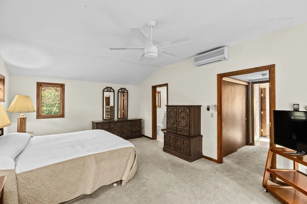 Photo of 10 Quamhassett Road