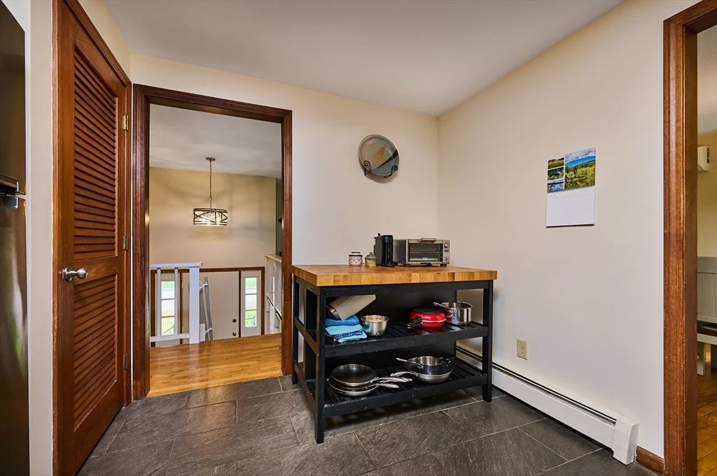 Photo of 10 Robin Rd