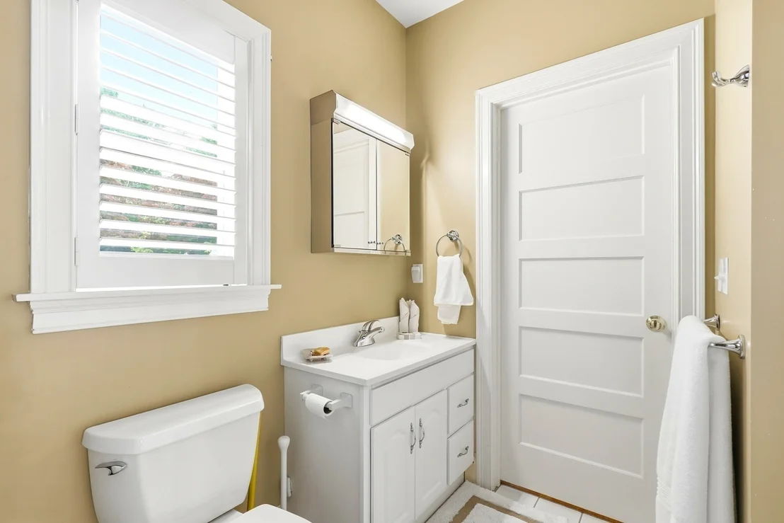 Photo of 10 Wolcott Ave