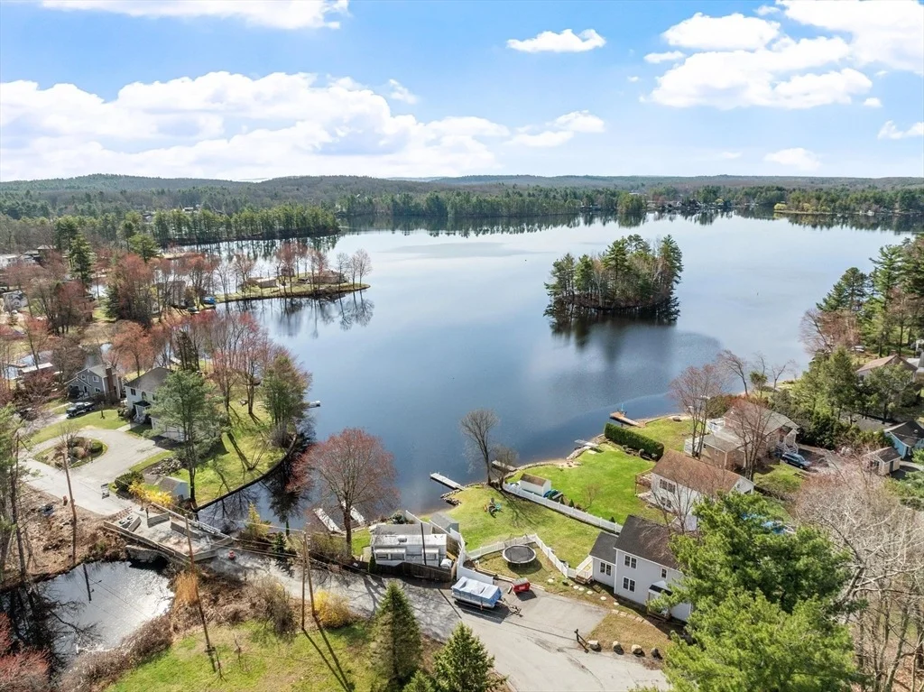 Photo of 895 Flat Hill Rd