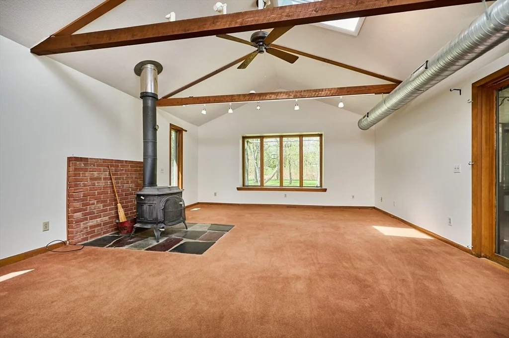 Photo of 89 Pondview Dr