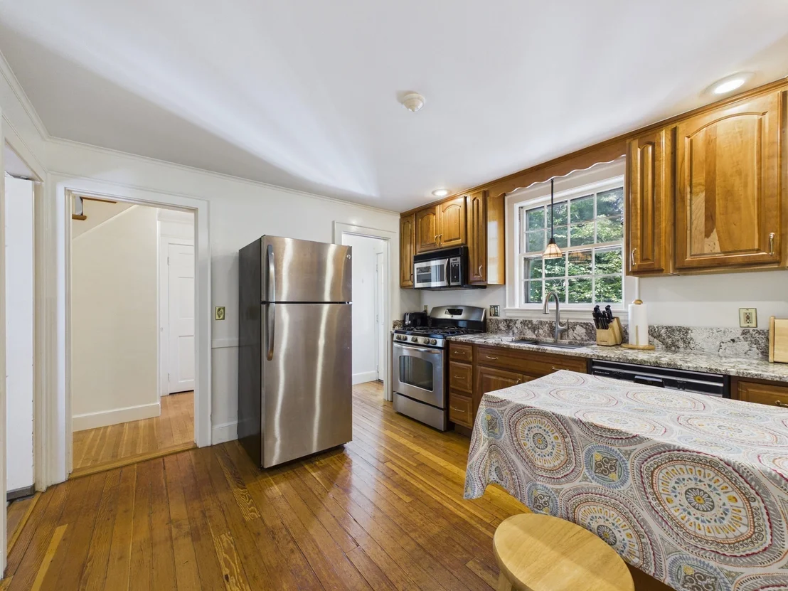 Photo of 390 Marsh St