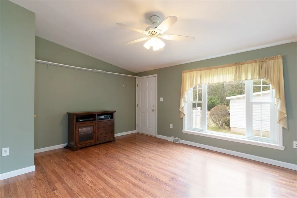 Photo of 18 Fox Run