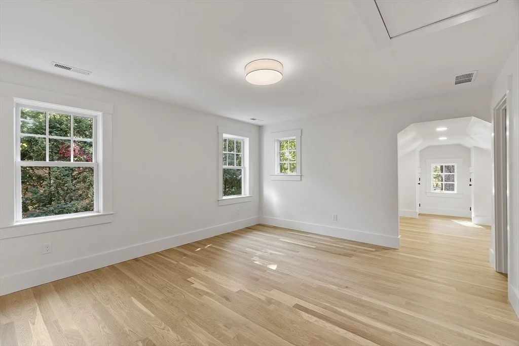 Photo of 140 Revolutionary Road