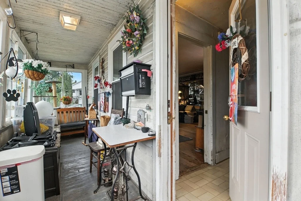Photo of 2 Lyons St