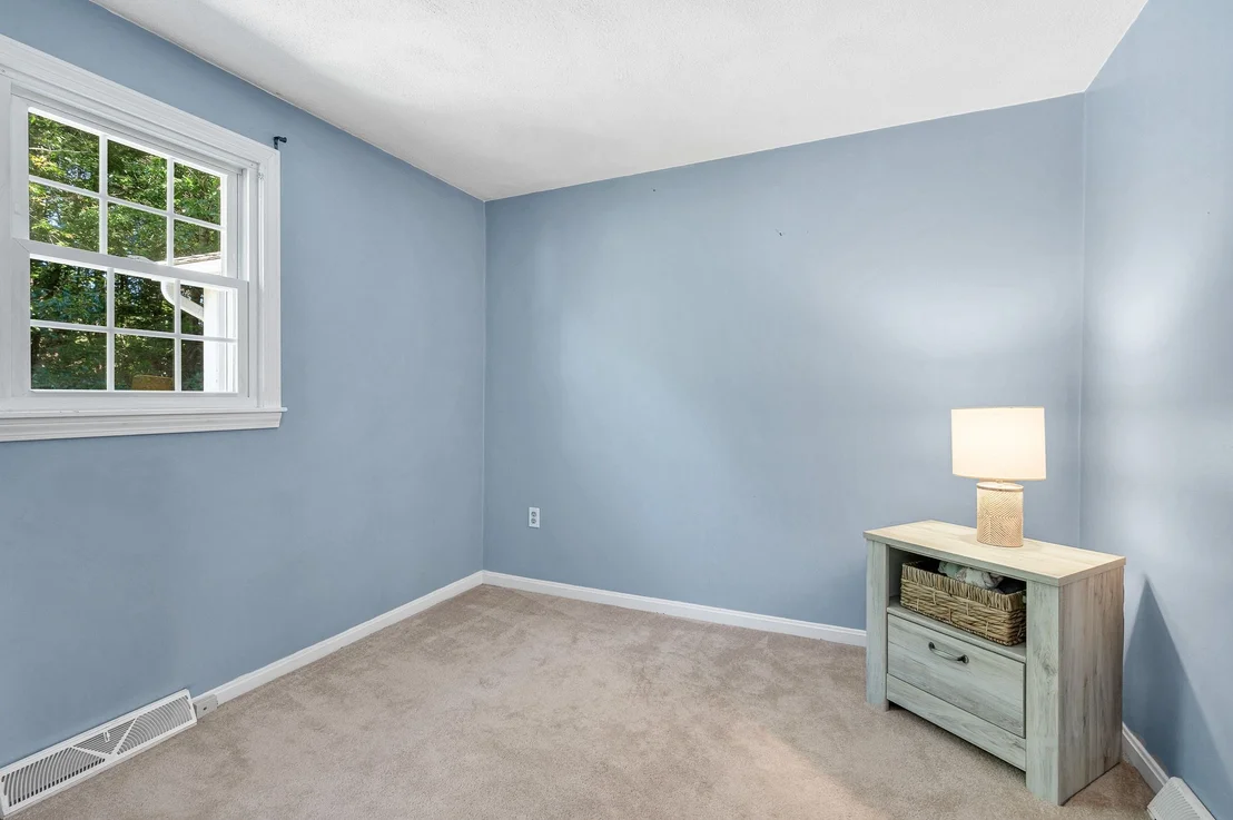 Photo of 7 Hickory Dr
