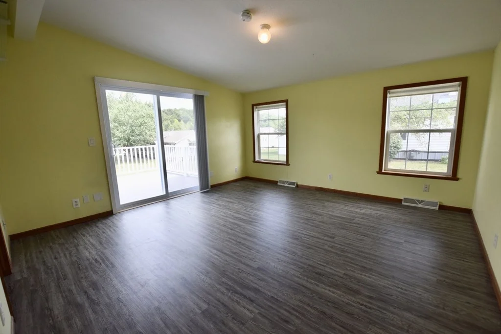 Photo of 29 Lyn Ln.