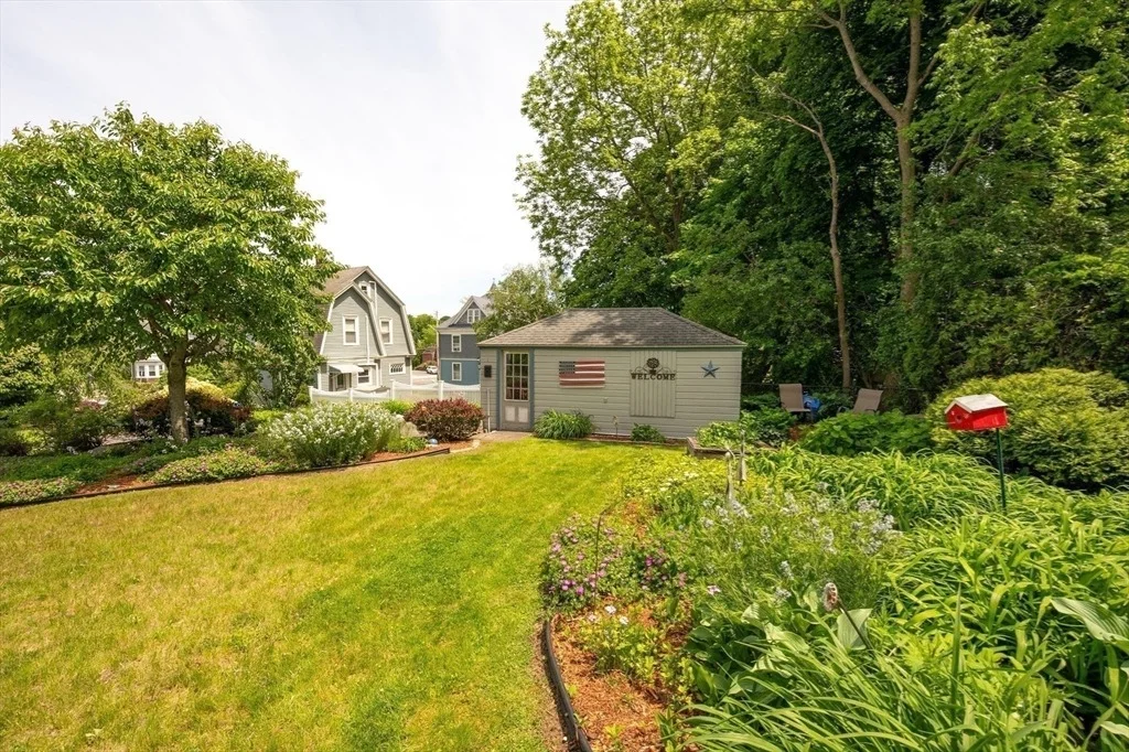 Photo of 6 Buttonwood Lane