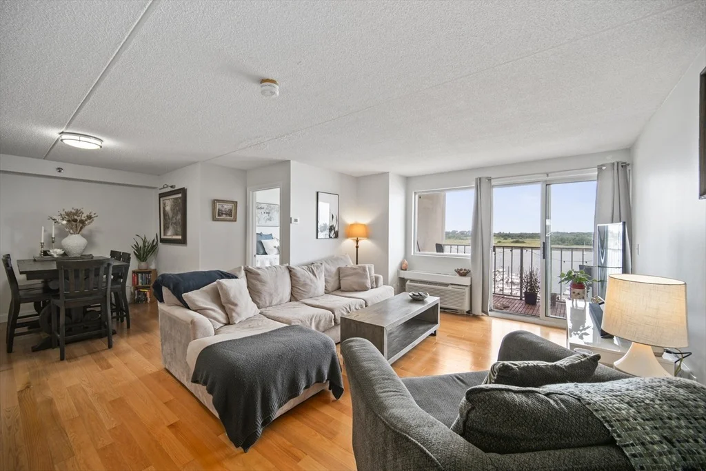 Photo of Unit 708 at 200 Cove Way
