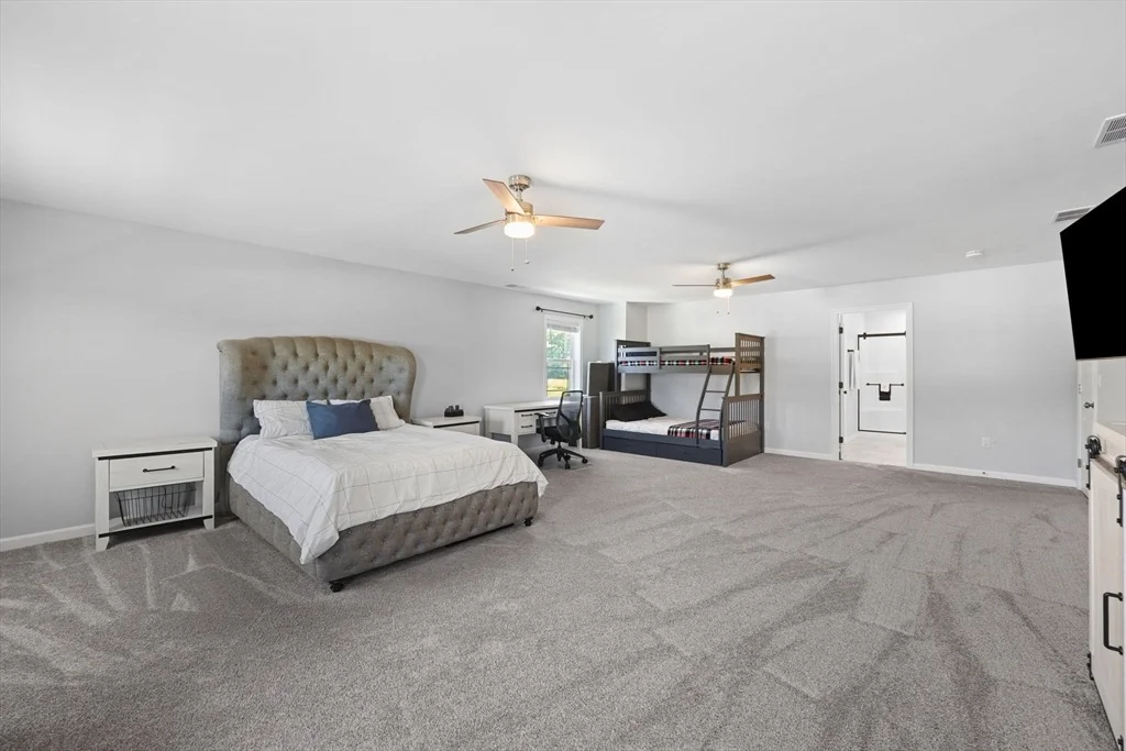 Photo of 51 Elaine Cir
