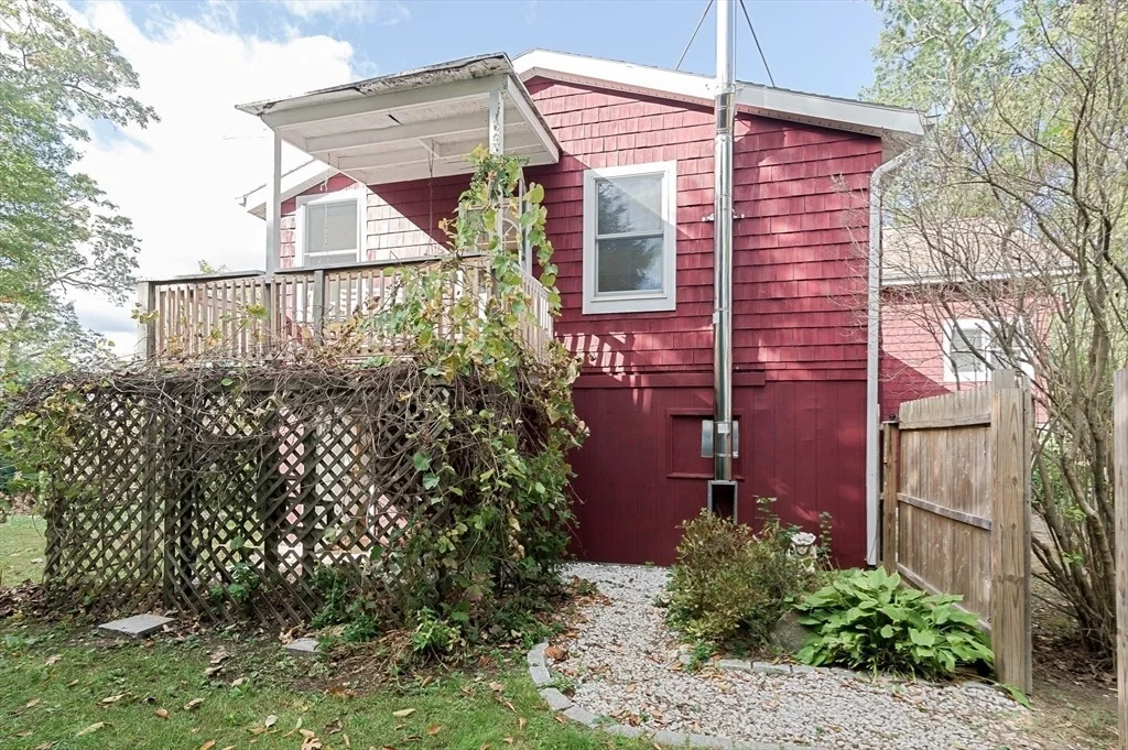 Photo of 19 Black Point Rd