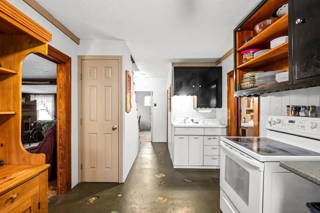 Photo of 8 Rawson Ave.