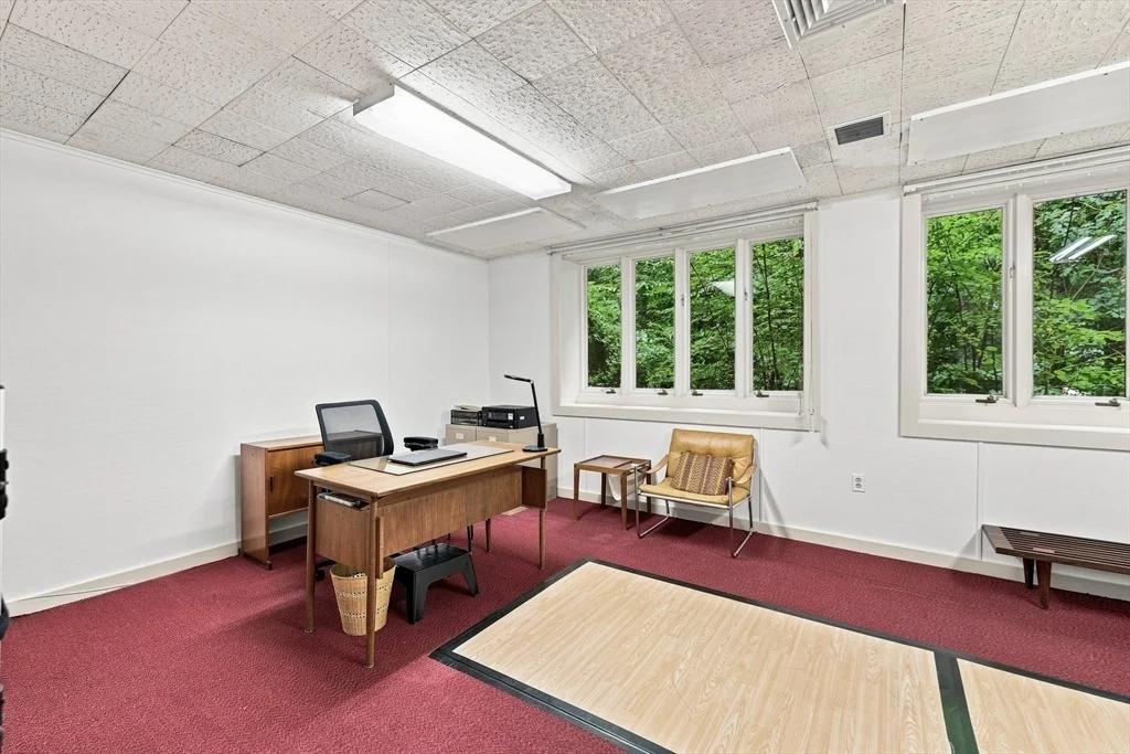 Photo of 8 Morgan Cir
