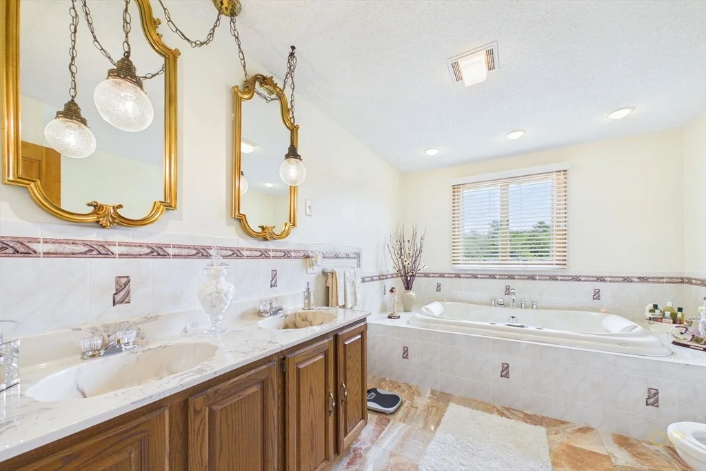 Photo of 38 Cushing Ln