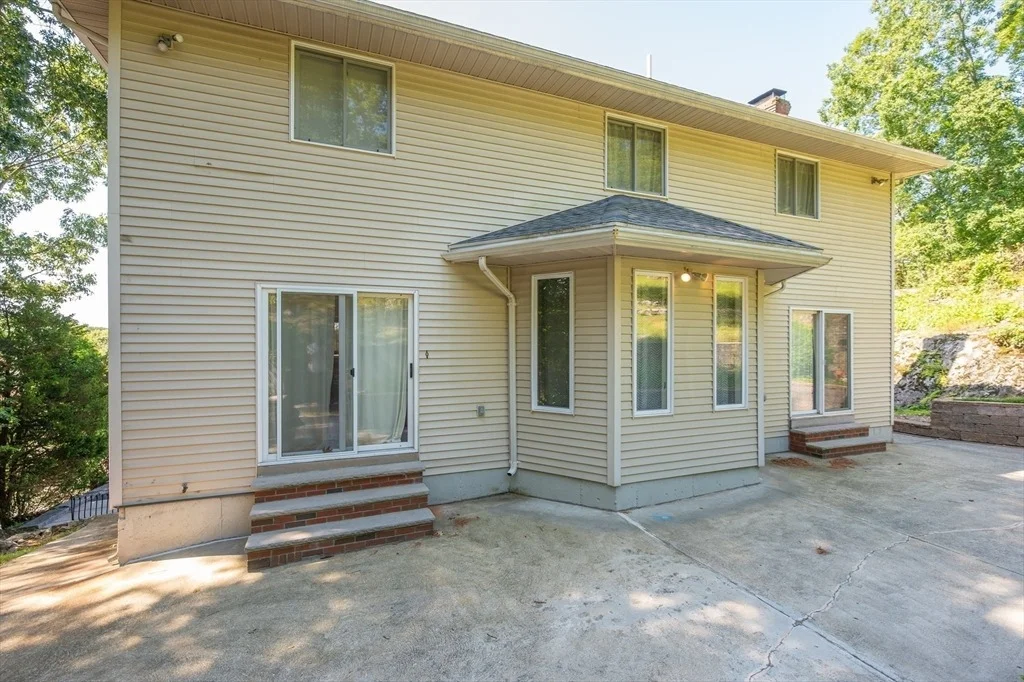 Photo of 12 Parkway Dr