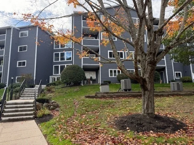 Photo of Unit 310 at 500 Colonial Drive