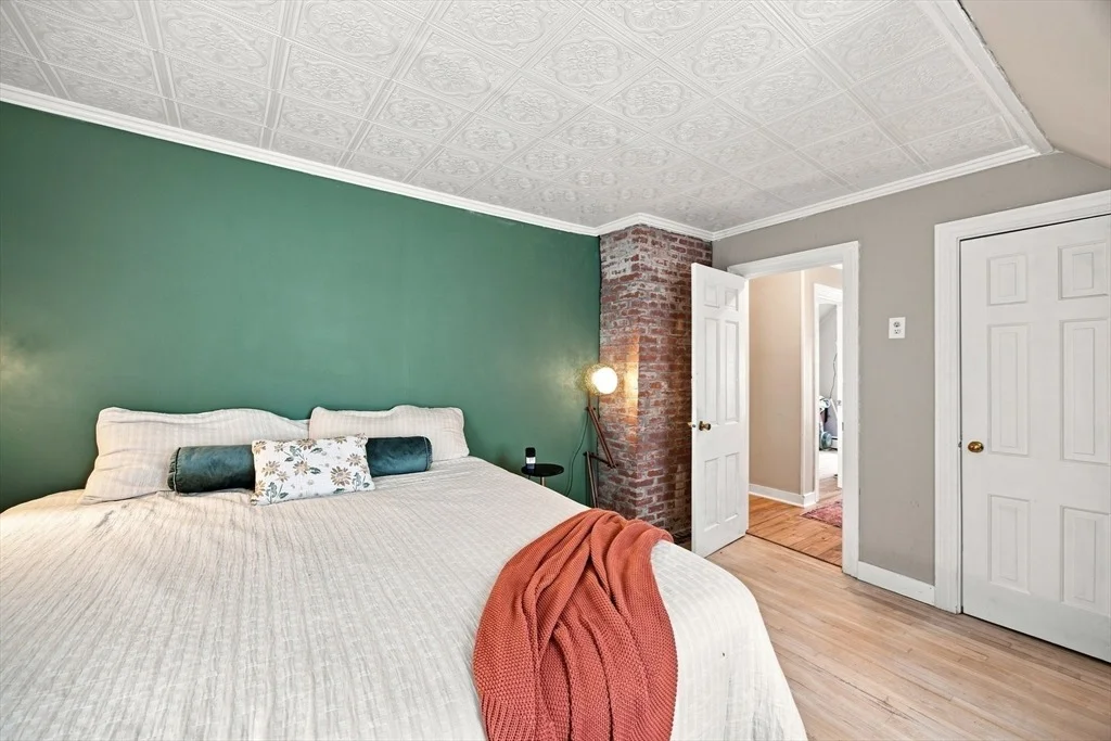 Photo of 219 Old Warren Rd