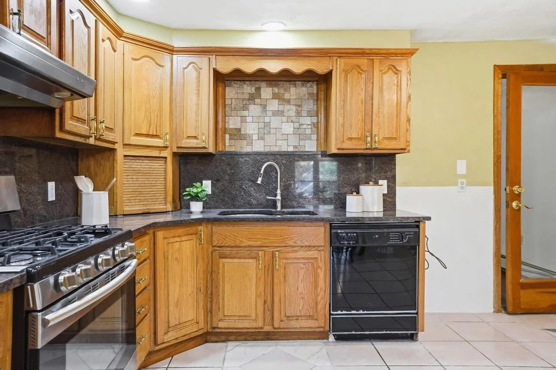 Photo of 17 Pathwood Ave
