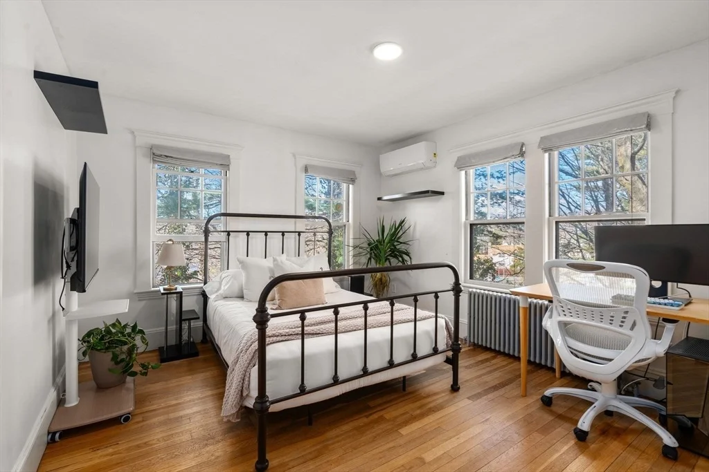 Photo of 12 Wareland Rd