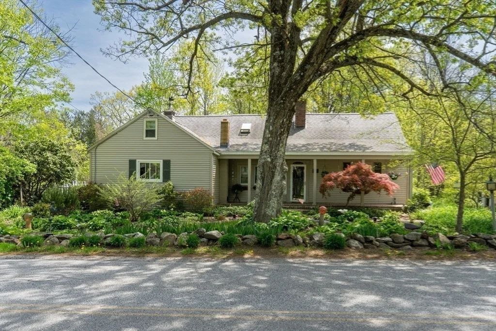 Photo of 77 Center St