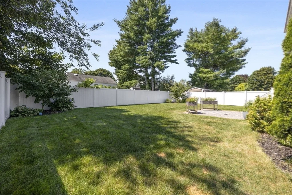 Photo of 698 Trapelo Road