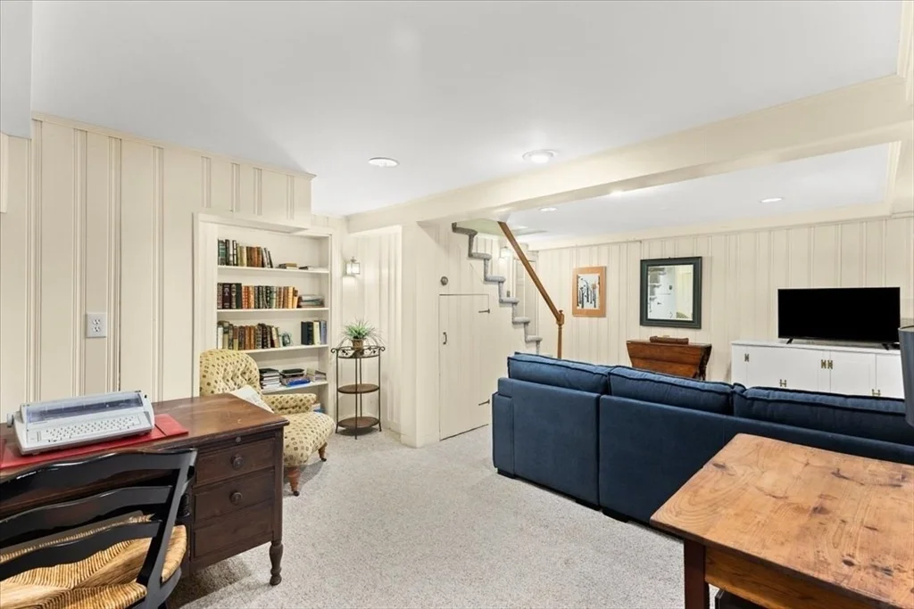 Photo of 15 Felch Rd