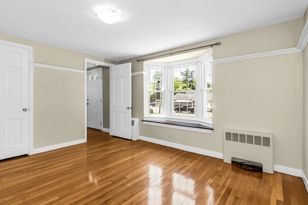 Photo of 370 Main St