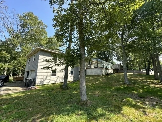 Photo of 27 Lantern Ln