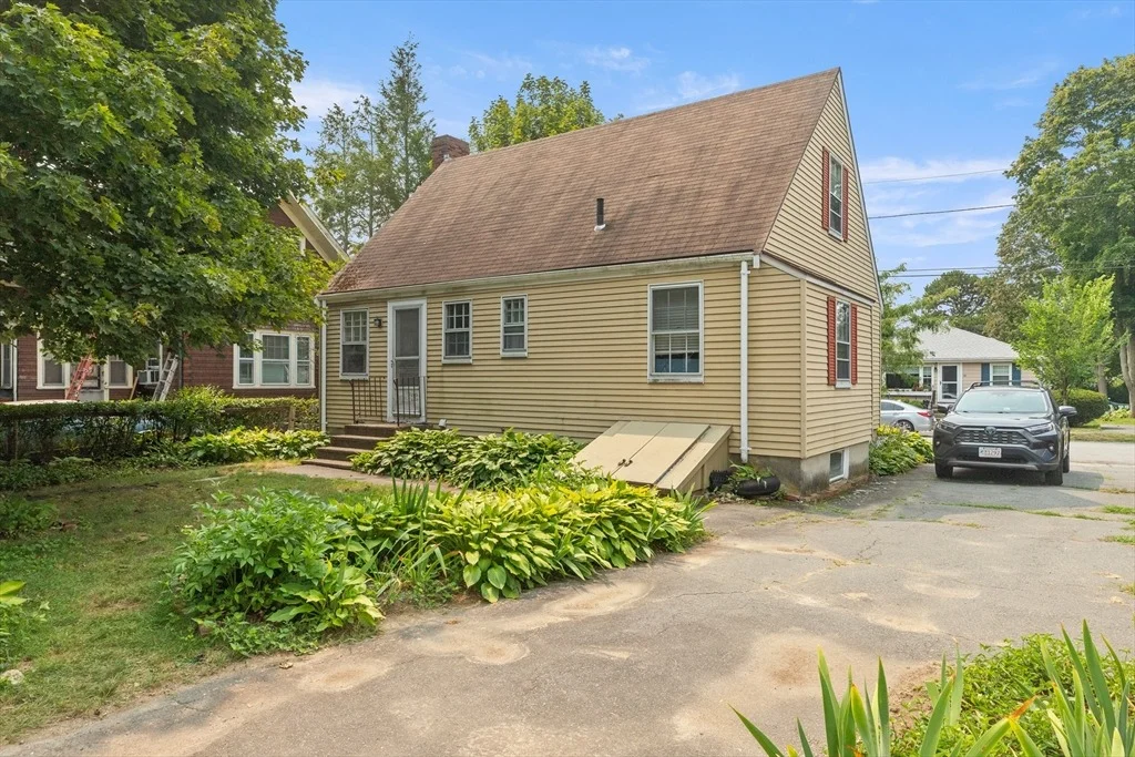 Photo of 9 Maple Avenue