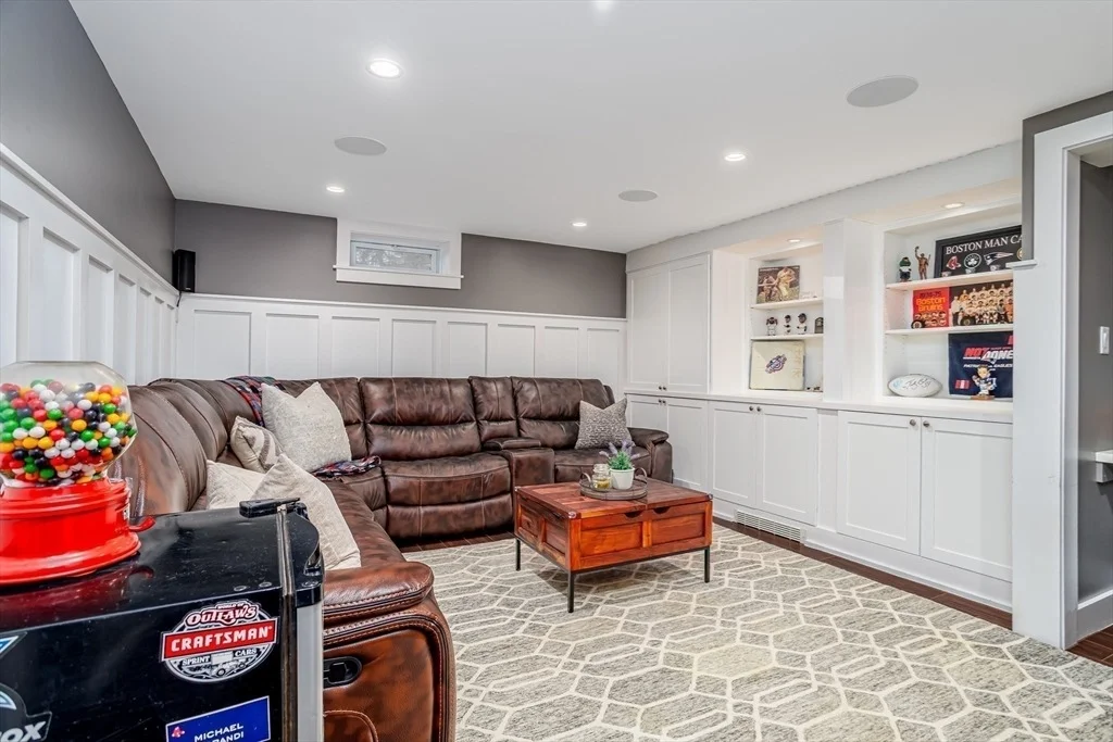 Photo of 238 Mill St Ext