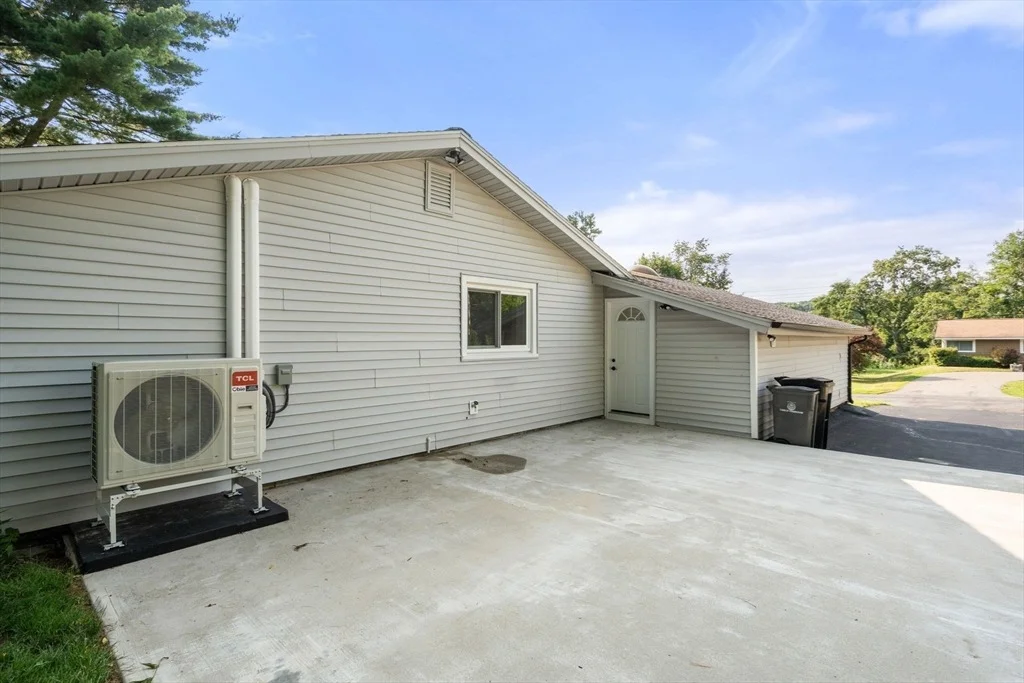 Photo of 6 Ruth Dr