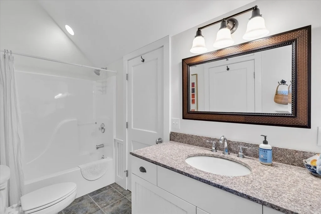 Photo of 575 Harwich Rd
