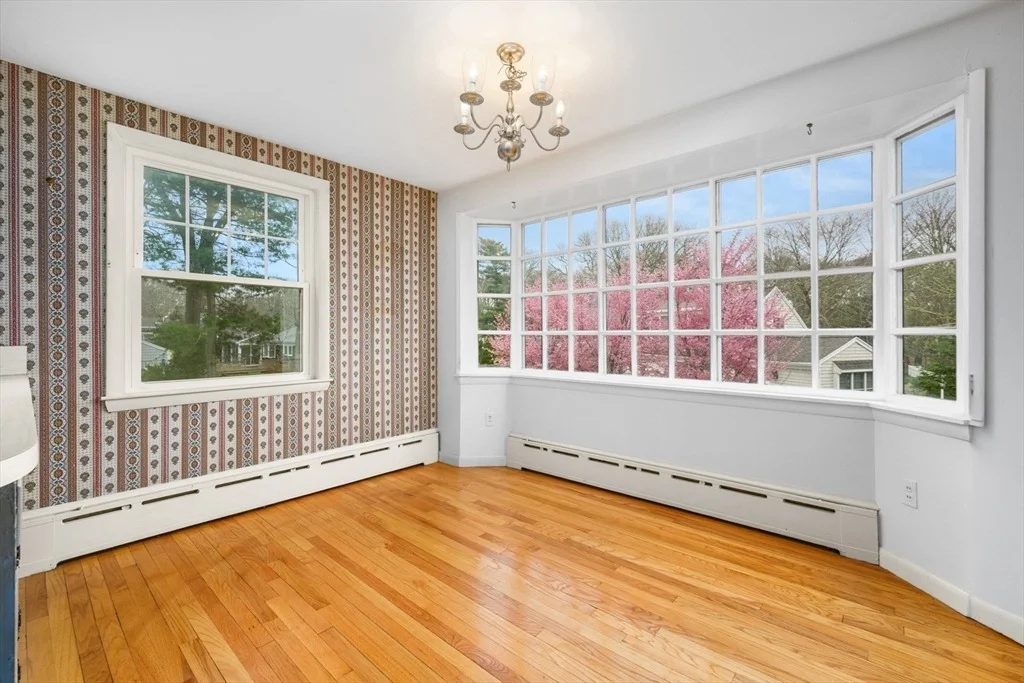 Photo of 42 Oak Ln