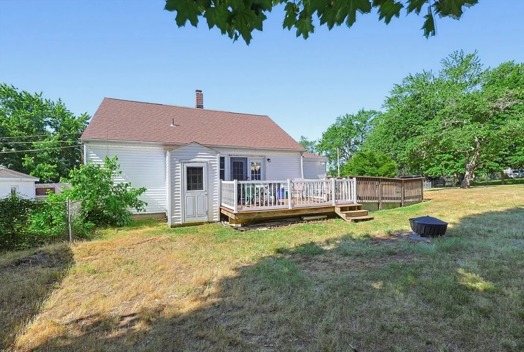 Photo of 16 Lakeview St