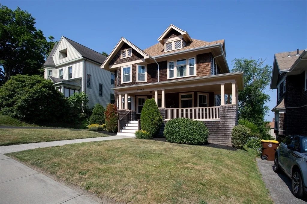 Photo of 888 Rock St