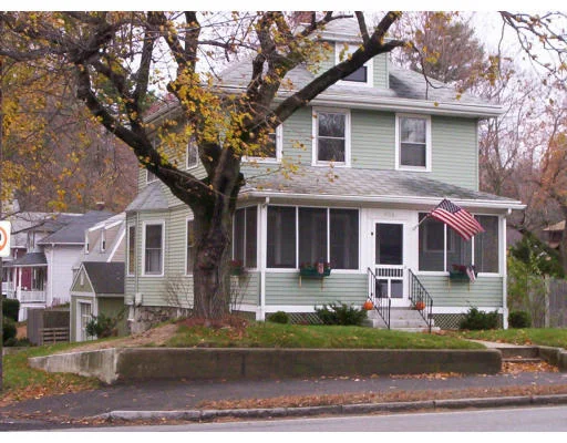 Photo of 938 Main St