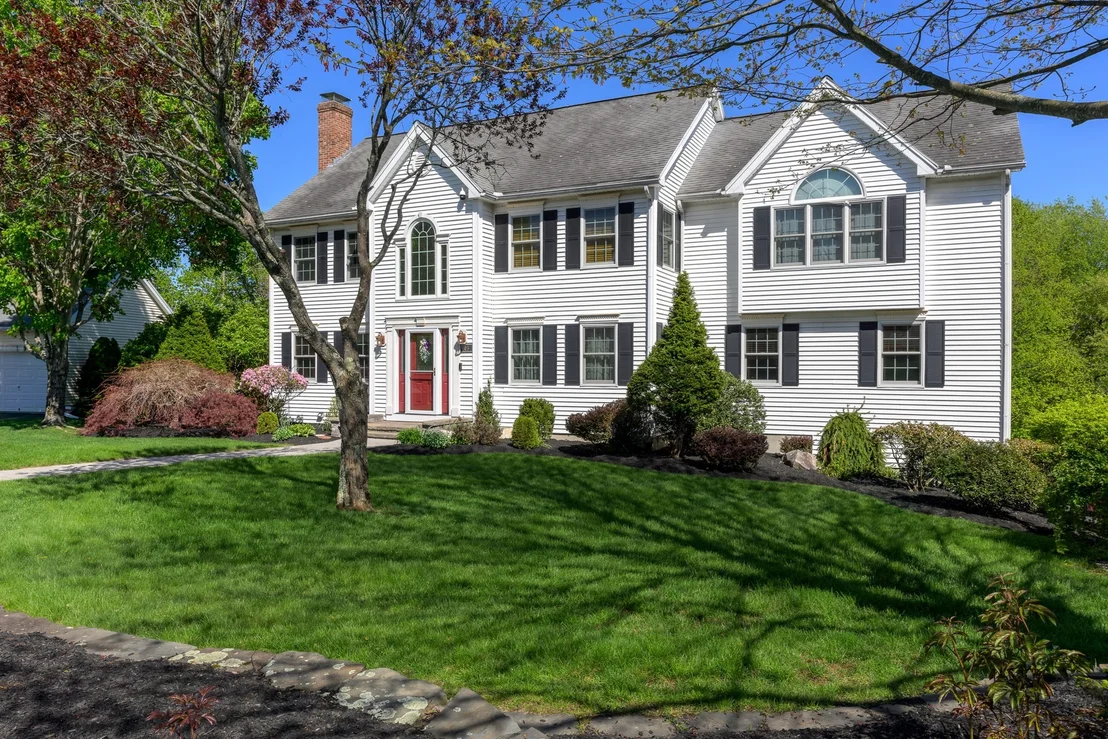 Photo of 49 Fieldstone Dr